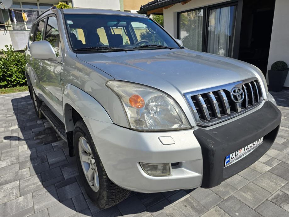 Toyota Land Cruiser 3,0 D-4D automatik reg godinu dana, fotografija 2