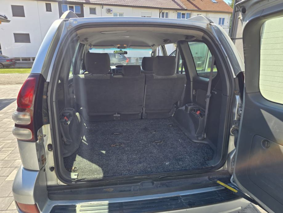 Toyota Land Cruiser 3,0 D-4D automatik reg godinu dana, fotografija 18