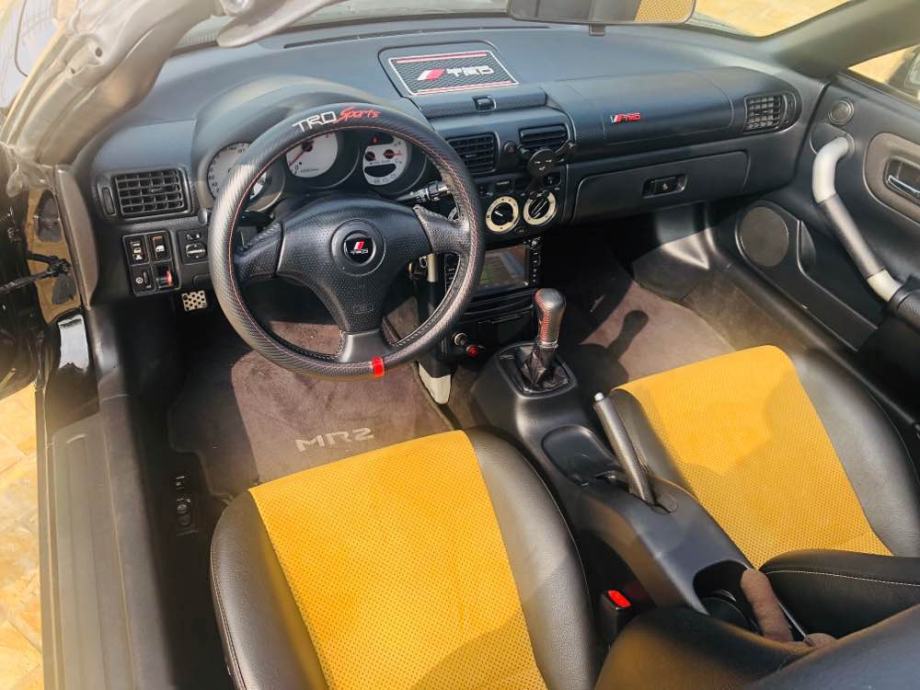 Toyota mr2 салон