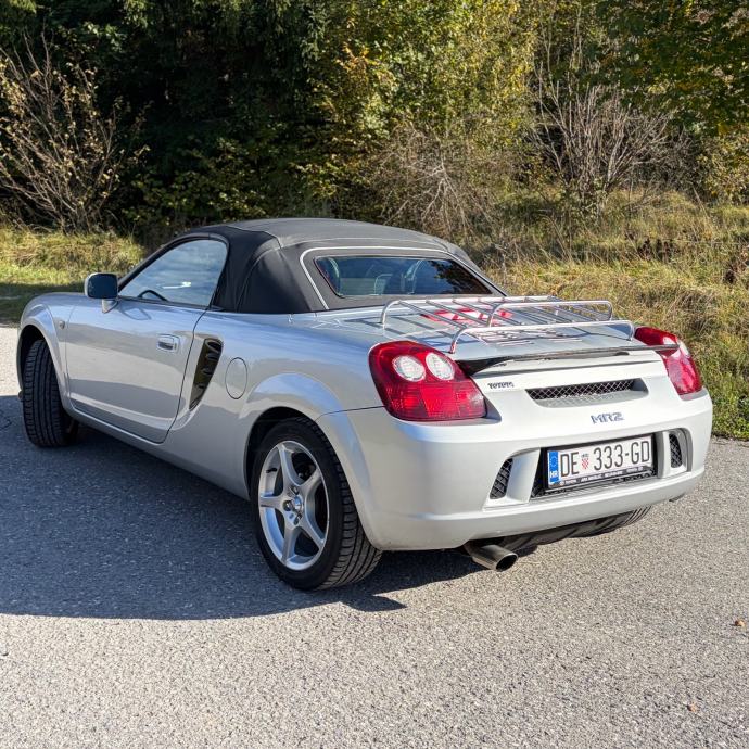 Toyota mr2 Spyder 2003, fotografija 2