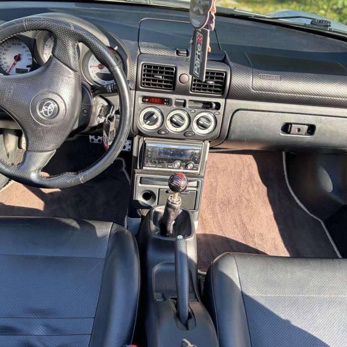 Toyota mr2 Spyder 2003, fotografija 9