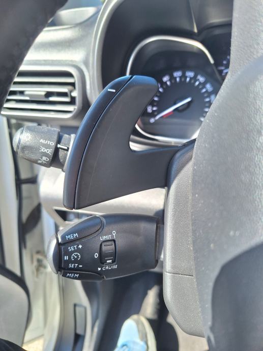 Toyota Proace 1.2i, tvor.jamstvo 2032g,automatik,130ks,kamera,PDC, fotografija 18