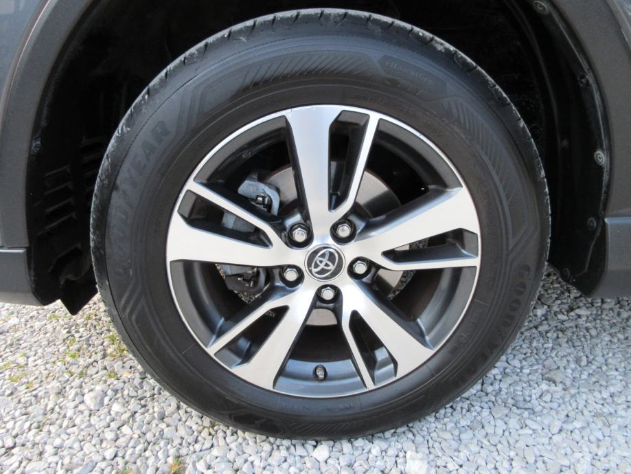 TOYOTA RAV4 2,0 D-4D NAVIGACIJA,KAMERA,TEMPOMAT,EL.PAKET,ALU 17 !!!, fotografija 8