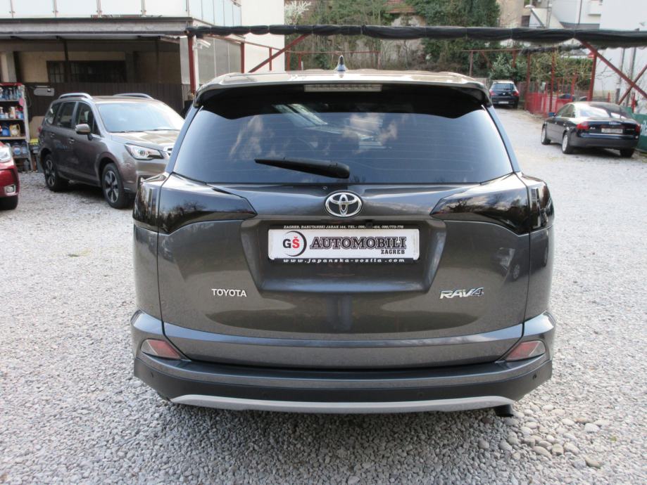 TOYOTA RAV4 2,0 D-4D NAVIGACIJA,KAMERA,TEMPOMAT,EL.PAKET,ALU 17 !!!, fotografija 4