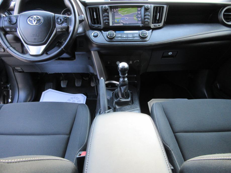 TOYOTA RAV4 2,0 D-4D NAVIGACIJA,KAMERA,TEMPOMAT,EL.PAKET,ALU 17 !!!, fotografija 19