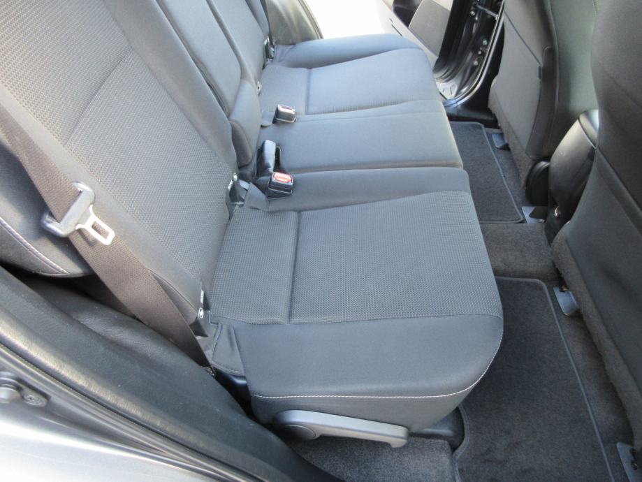 TOYOTA RAV4 2,0 D-4D NAVIGACIJA,KAMERA,TEMPOMAT,EL.PAKET,ALU 17 !!!, fotografija 12