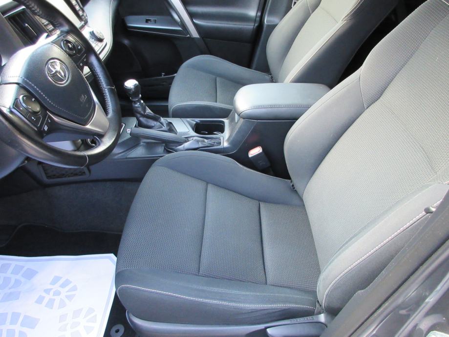 TOYOTA RAV4 2,0 D-4D NAVIGACIJA,KAMERA,TEMPOMAT,EL.PAKET,ALU 17 !!!, fotografija 9