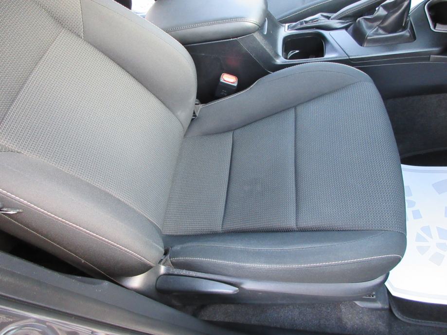 TOYOTA RAV4 2,0 D-4D NAVIGACIJA,KAMERA,TEMPOMAT,EL.PAKET,ALU 17 !!!, fotografija 10