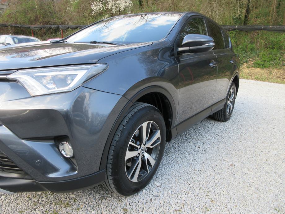 TOYOTA RAV4 2,0 D-4D NAVIGACIJA,KAMERA,TEMPOMAT,EL.PAKET,ALU 17 !!!, fotografija 6