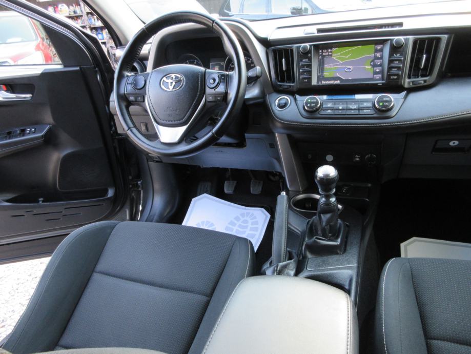 TOYOTA RAV4 2,0 D-4D NAVIGACIJA,KAMERA,TEMPOMAT,EL.PAKET,ALU 17 !!!, fotografija 18