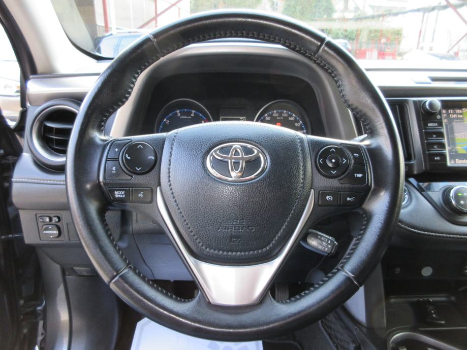 TOYOTA RAV4 2,0 D-4D NAVIGACIJA,KAMERA,TEMPOMAT,EL.PAKET,ALU 17 !!!, fotografija 16