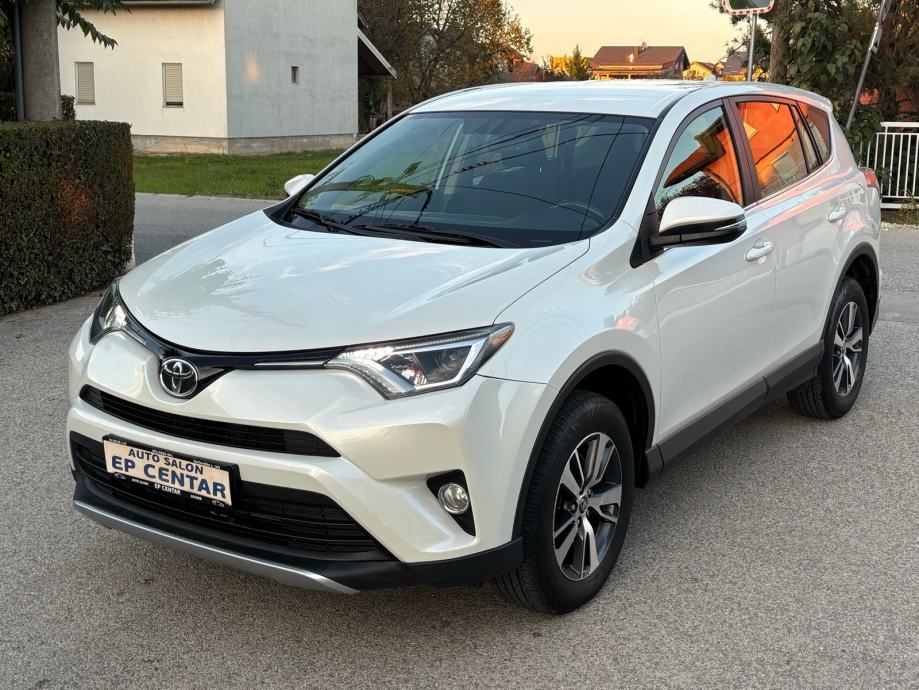 Toyota RAV4 2,0 D-4D Originalno stanje!, fotografija 2
