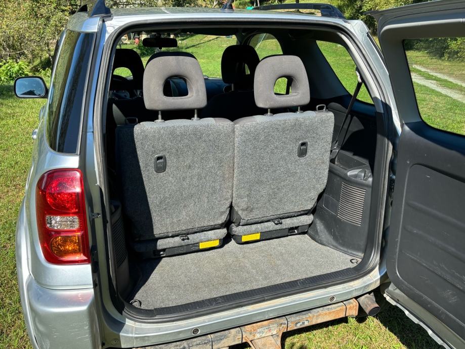 TOYOTA RAV4 3 VRATA 2,0 D-4D 4X4 (KRATKI), fotografija 5