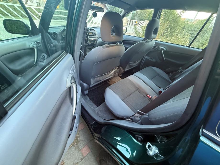 TOYOTA RAV4 2,0 D-4D UREDAN , REG. 07/2026, fotografija 14