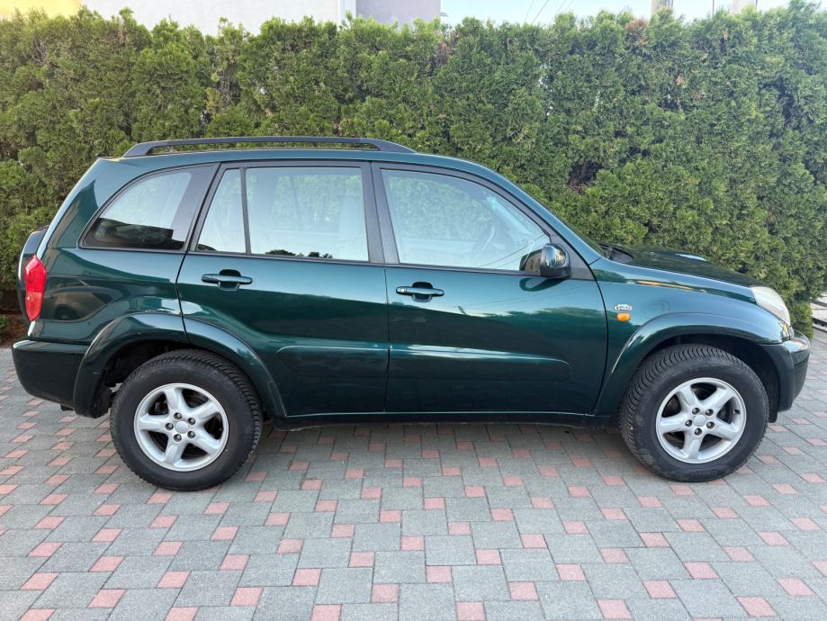 TOYOTA RAV4 2,0 D-4D UREDAN , REG. 07/2026, fotografija 6