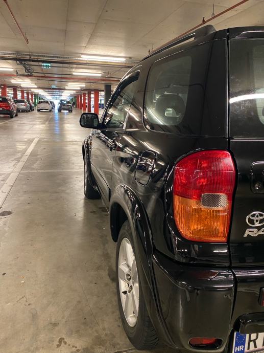 Toyota RAV4 2,0 D-4D, fotografija 11