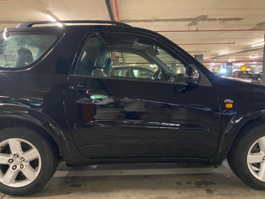 Toyota RAV4 2,0 D-4D, fotografija 4
