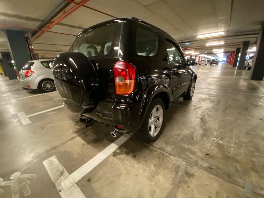 Toyota RAV4 2,0 D-4D, fotografija 8