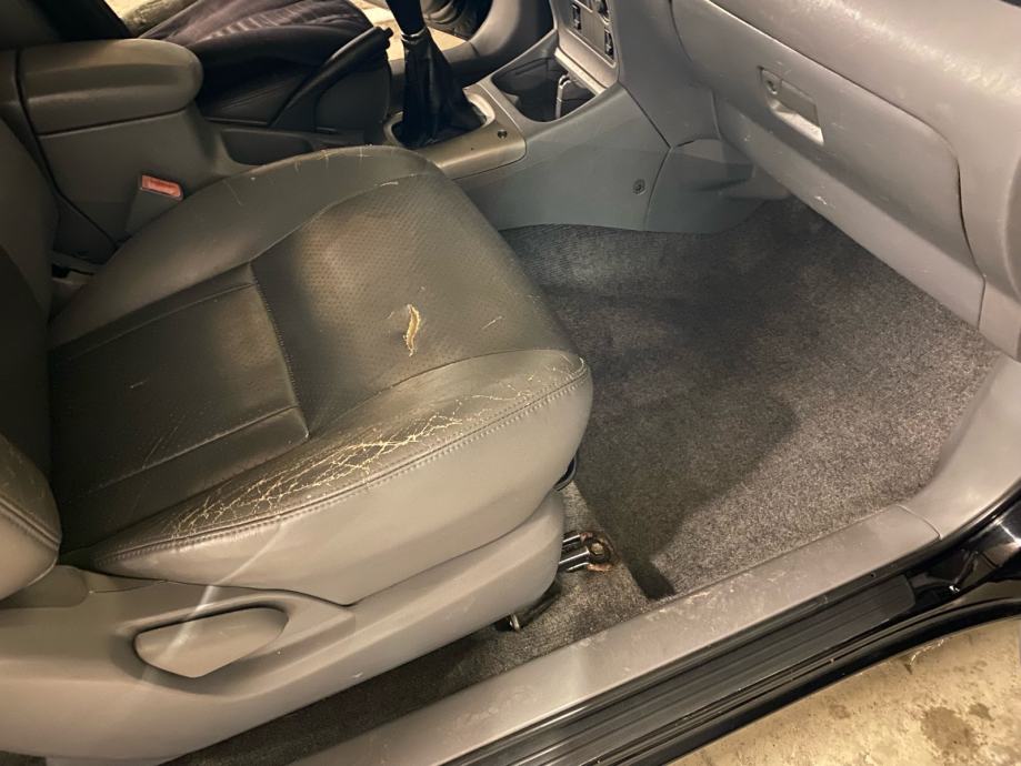 Toyota RAV4 2,0 D-4D, fotografija 10