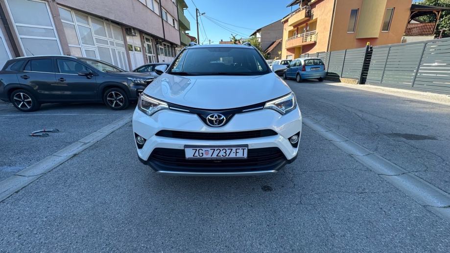 Toyota RAV4 2,0 D-4D, fotografija 6