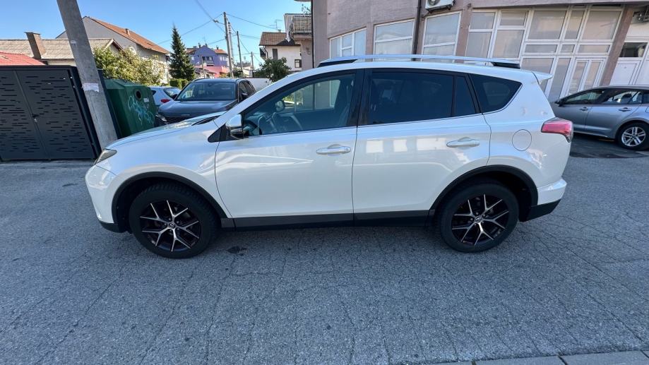 Toyota RAV4 2,0 D-4D, fotografija 7