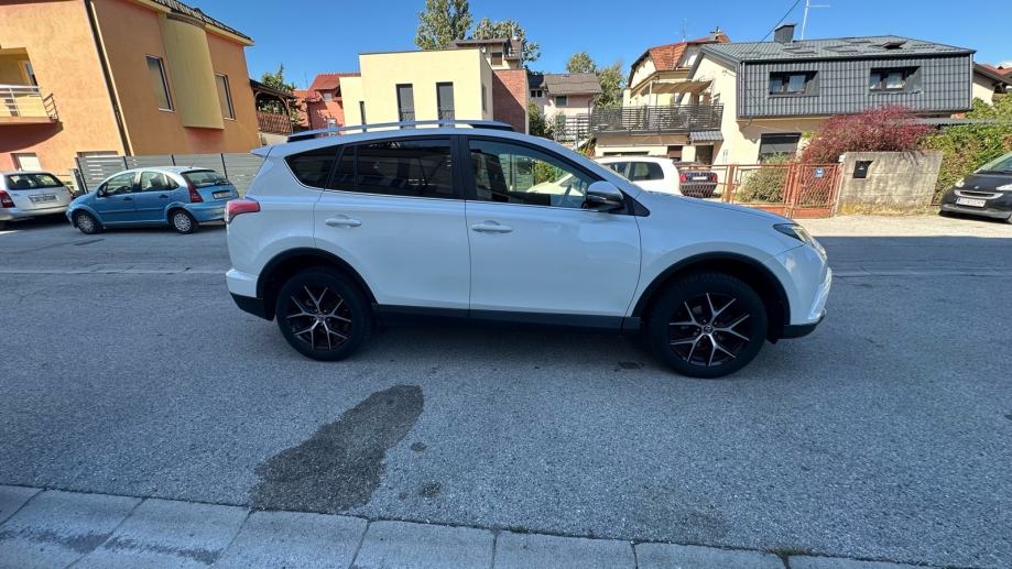 Toyota RAV4 2,0 D-4D, fotografija 10