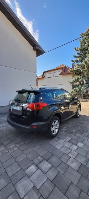 Toyota RAV4 2,0 D-4D, fotografija 2
