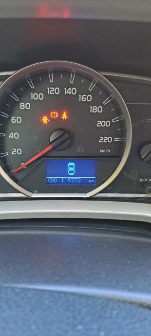 Toyota RAV4 2,0 D-4D, fotografija 3