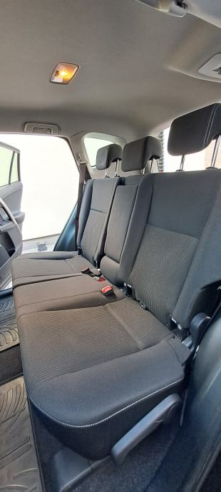Toyota RAV4 2,0 D-4D, fotografija 8