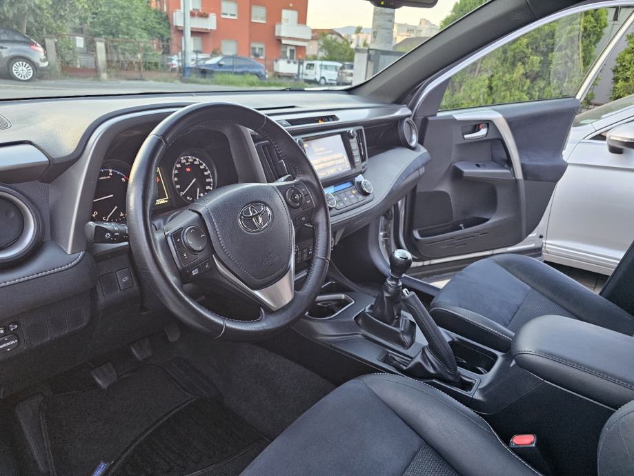 Toyota RAV4 2.0 D-4D Style 2016 god,112000 km,Akcija!!!, fotografija 11