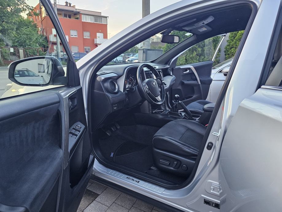 Toyota RAV4 2.0 D-4D Style 2016 god,112000 km,Akcija!!!, fotografija 12