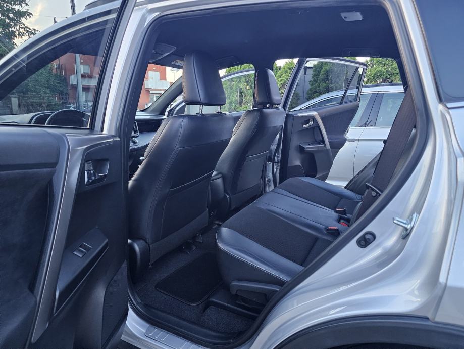 Toyota RAV4 2.0 D-4D Style 2016 god,112000 km,Akcija!!!, fotografija 14