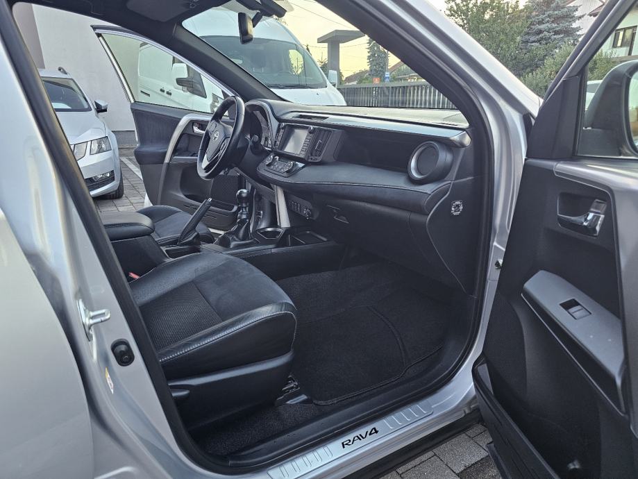 Toyota RAV4 2.0 D-4D Style 2016 god,112000 km,Akcija!!!, fotografija 15