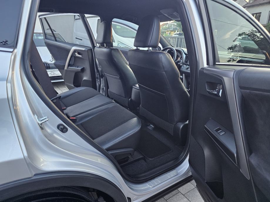 Toyota RAV4 2.0 D-4D Style 2016 god,112000 km,Akcija!!!, fotografija 16