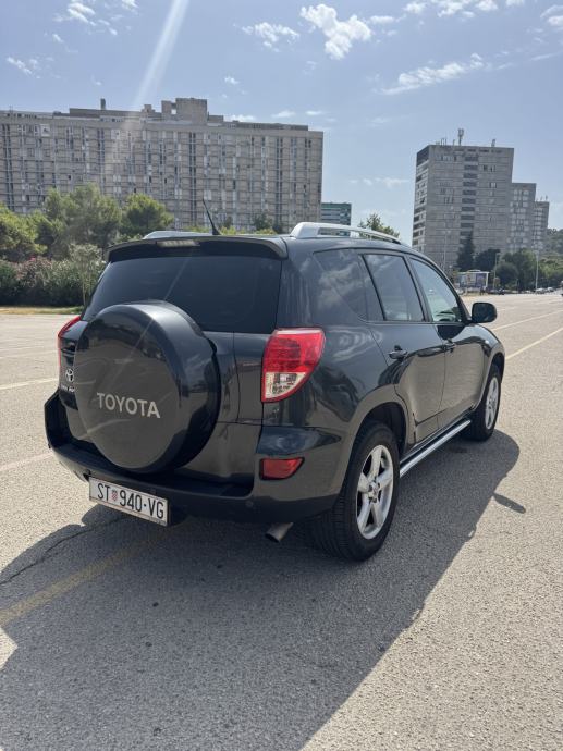 Toyota RAV4 2,0 VVT-i automatik (4X4), fotografija 6