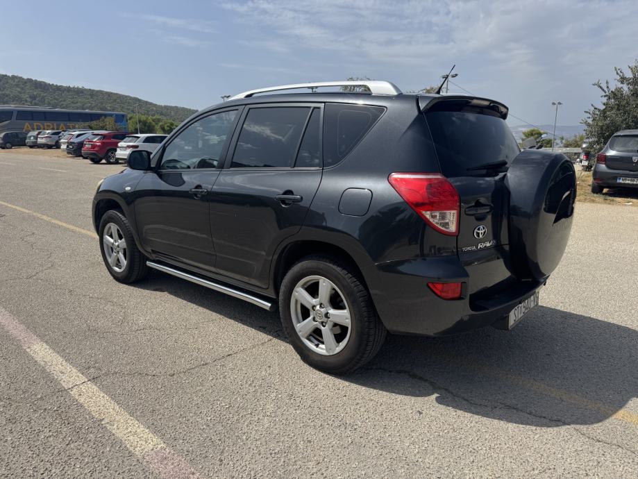 Toyota RAV4 2,0 VVT-i automatik (4X4), fotografija 7