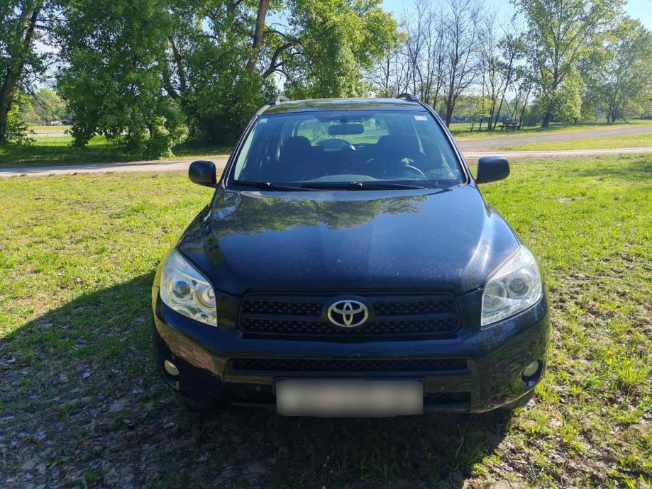 Toyota RAV4 2,2 D-4D, 4x4, fotografija 4