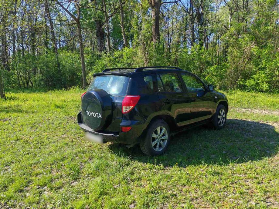 Toyota RAV4 2,2 D-4D, 4x4, fotografija 6