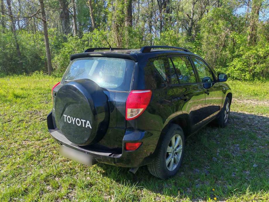 Toyota RAV4 2,2 D-4D, 4x4, fotografija 9