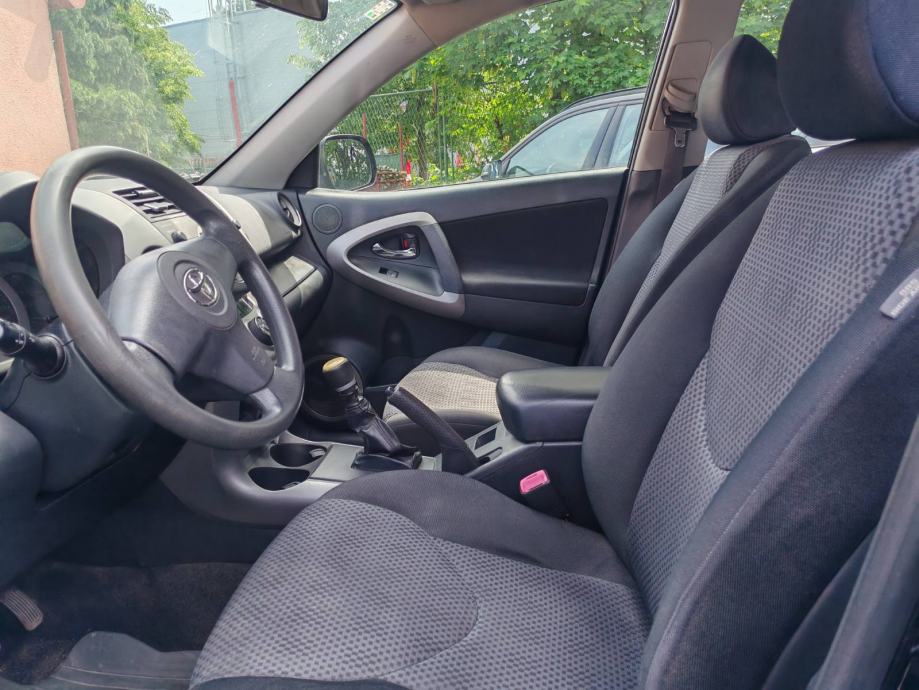 Toyota RAV4 2,2 D-4D, 4x4, fotografija 14