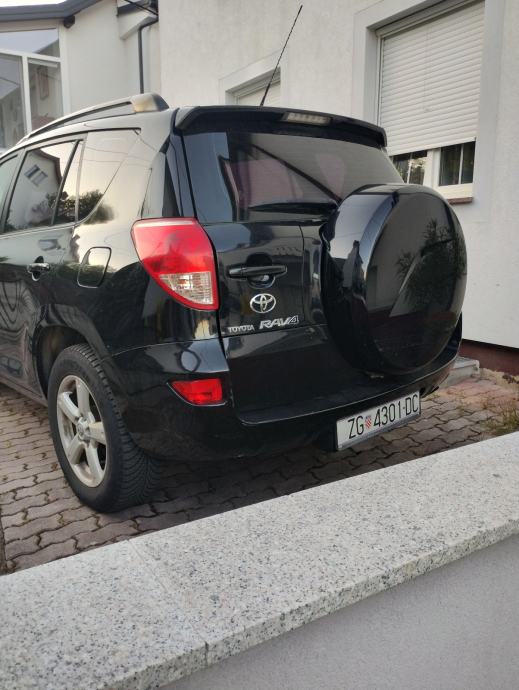 Toyota RAV4 2,2 D-4D, fotografija 3
