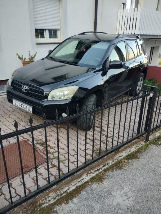 Toyota RAV4 2,2 D-4D, fotografija 2