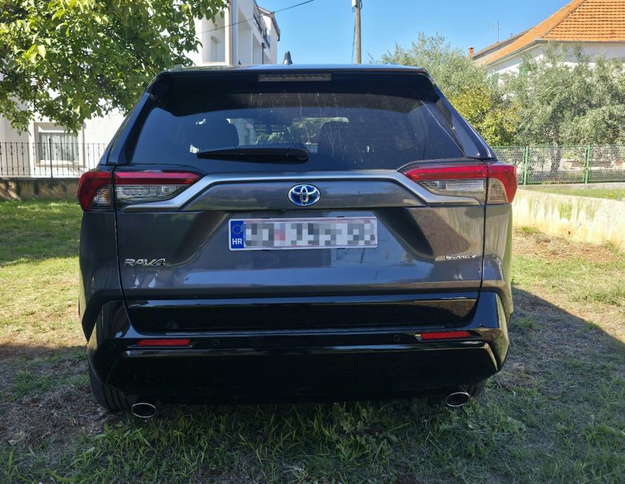 Toyota RAV4 plug-in hibrid 1.reg 12/2025, fotografija 7