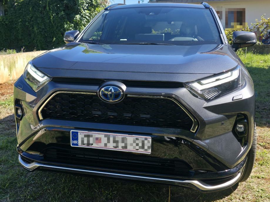Toyota RAV4 plug-in hibrid 1.reg 12/2025, fotografija 2