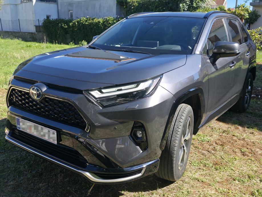 Toyota RAV4 plug-in hibrid 1.reg 12/2025, fotografija 11
