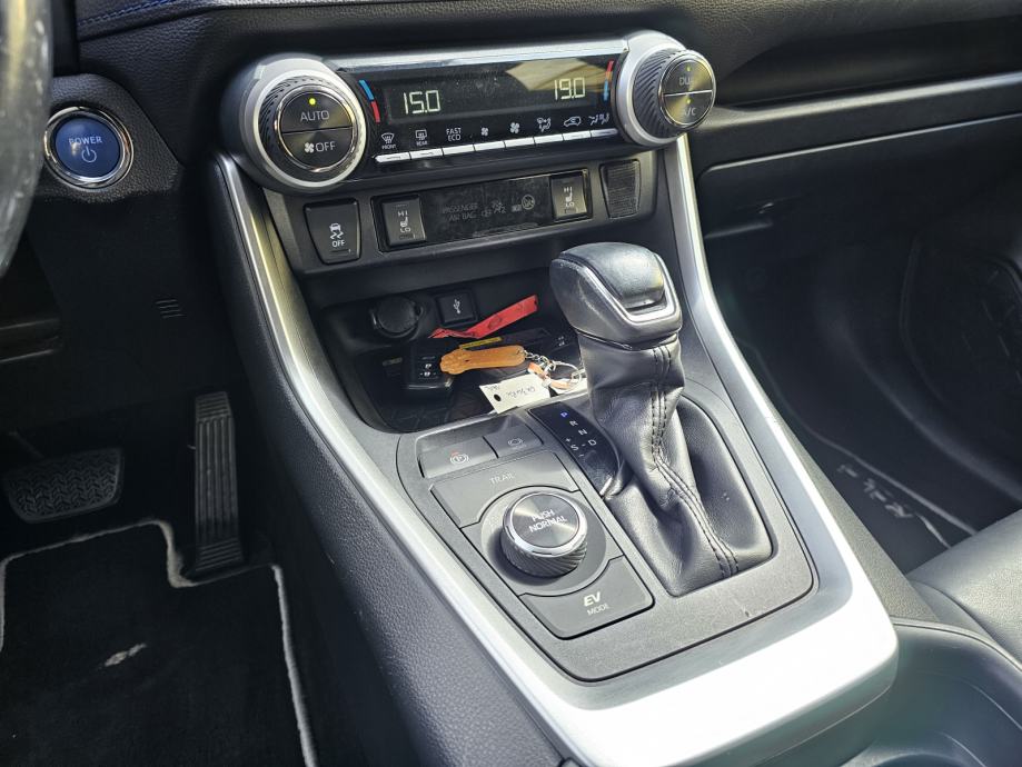 TOYOTA*RAV4*2.5 HYB*AWD-4X4*AUT*2020.G*STYLE*360°KAMERA*KOŽA*LED*31900, fotografija 16