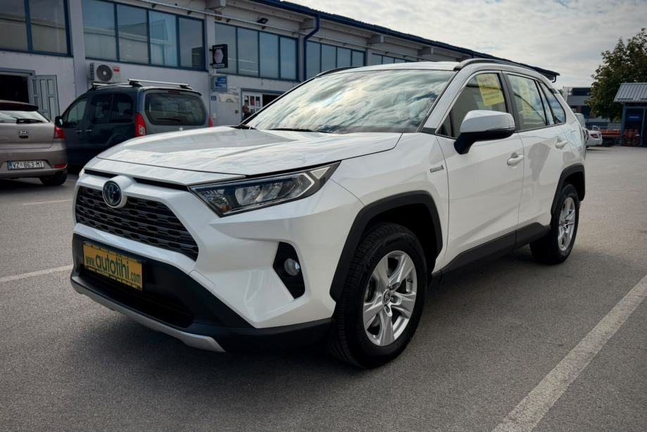 Toyota RAV4 2.5 Hybrid 2020g 57000KM KAMERA JAMSTVO JOŠ 4 GODINE⭐⭐⭐⭐, fotografija 3