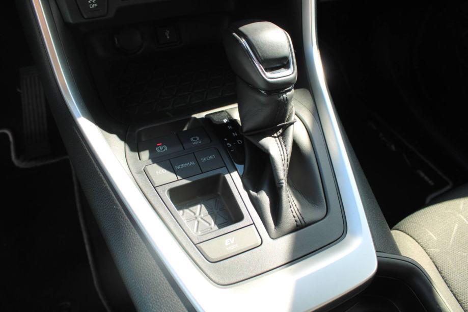 Toyota RAV4 2.5 Hybrid AUTOMATIK *LED, NAVIGACIJA, KAMERA*, fotografija 19