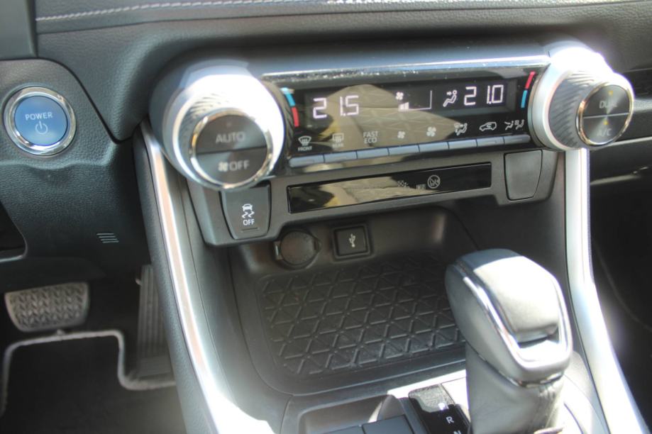 Toyota RAV4 2.5 Hybrid AUTOMATIK *LED, NAVIGACIJA, KAMERA*, fotografija 20