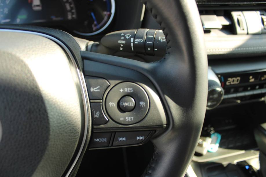 Toyota RAV4 2.5 Hybrid AUTOMATIK *NAVIGACIJA, KAMERA*, fotografija 18